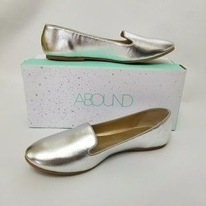 NEW Nordstrom Abound Kiley Silver Faux Flat